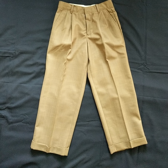  Boys tan two piece suit - Picture 4 of 6